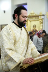 Божественная литургия на Архиерейском подворье — храме во имя преподобного Серафима Саровского г.Саратова