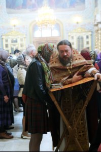 Вечерня в соединении с Литургией Василия Великого и Чин умовения ног в храме в честь Покрова Пресвятой Богородицы г.Саратова