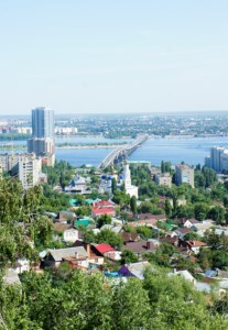 Вокалисты сводного русско-американского мужского хора побывали на обзорной экскурсии по Саратову