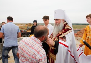 Чин основания храма во имя новомучеников и исповедников Саратовских в строящемся районе Солнечный-2 г. Саратова