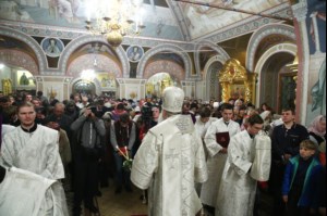 Рождественская Божественная литургия в Свято-Троицком кафедральном соборе Саратова