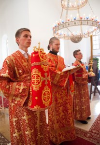 Божественная литургия на Архиерейском подворье — храме во имя святых равноапостольных Мефодия и Кирилла при СГУ в день памяти святых братьев
