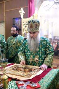 Божественная литургия на Архиерейском подворье — храме во имя преподобного Серафима Саровского г.Саратова