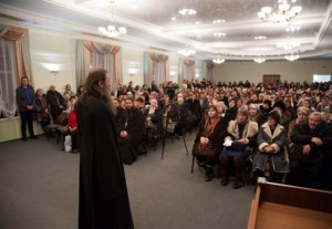 В Саратове прошла встреча с протоиереем Артемием Владимировым