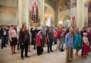 Всенощное бдение в храме в честь Покрова Пресвятой Богородицы г.Саратова