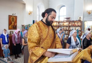 Божественная литургия в храме во имя святых первоверховных апостолов Петра и Павла г. Аткарска