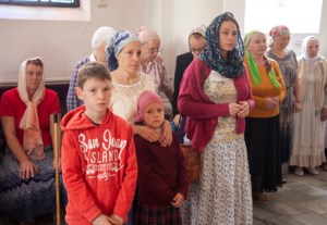 Божественная литургия на Архиерейском подворье — храме в честь иконы Божией Матери «Утоли моя печали» г.Саратова