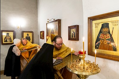 Божественная литургия в храме во имя первоверховных апостолов Петра и Павла г. Саратова