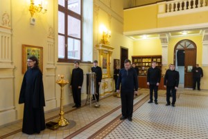 Царские часы и Изобразительны на Архиерейском подворье — в храме во имя святого апостола и евангелиста Иоанна Богослова при Саратовской православной духовной семинарии г. Саратова