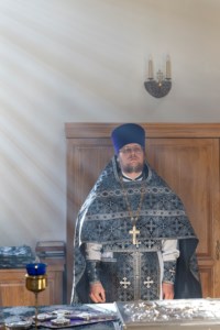 Литургия Преждеосвященных Даров, малое повечерие и утреня Великого Четвертка на Архиерейском подворье — в храме во имя святых равноапостольных Мефодия и Кирилла при СГУ