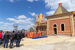 Митрополит Лонгин освятил колокола Свято-Никольского храма села Октябрьский Городок