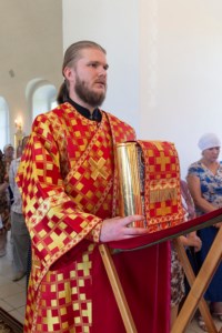 Божественная литургия в храме в честь Воскресения Христова с. Ивано-Языковка Аткарского района