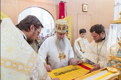 Божественная литургия в храме во имя святителя Митрофана, епископа Воронежского, г.Саратова