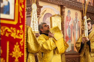 Митрополит Игнатий совершил всенощное бдение в храме Нерукотворного Образа Спасителя г. Саратова