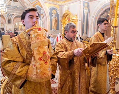 Митрополит Игнатий совершил Божественную литургию в Свято-Троицком кафедральном соборе г. Саратова