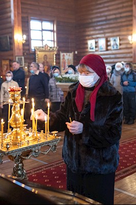 Митрополит Игнатий совершил Божественную литургию в храме в честь Сретения Господня г. Саратова
