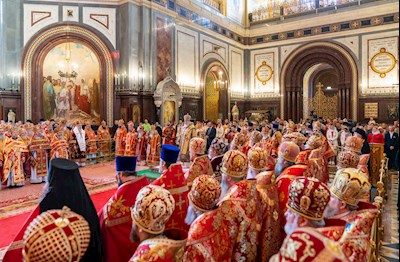 Митрополит Игнатий принял участие в Божественной литургии в Храме Христа Спасителя