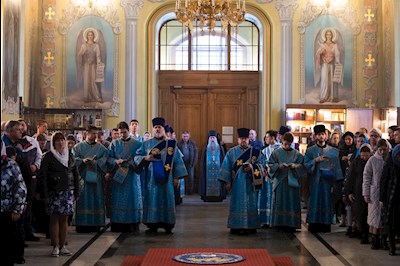 Митрополит Игнатий совершил всенощное бдение в Покровском соборе г. Саратова