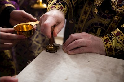 Митрополит Игнатий совершил Великое освящение Крестовоздвиженского подворья Свято-Алексиевского женского монастыря г. Саратова и Божественную литургию в новоосвященном храме