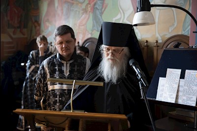 Митрополит Игнатий совершил великое повечерие с чтением Великого покаянного канона преподобного Андрея Критского в Свято-Никольском мужском монастыре г. Саратова
