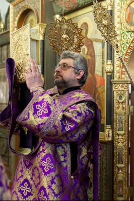 Всенощное бдение на Архиерейском подворье – в храме в честь иконы Божией Матери «Утоли моя печали» г. Саратова