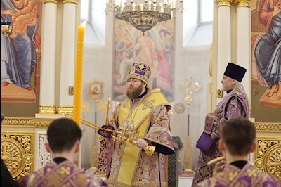 Митрополит Игнатий совершил Божественную литургию в соборном храме святителя Спиридона Тримифунтского г. Саратова