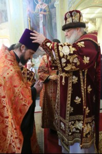 Великая Пасхальная вечерня в Покровском храме Саратова