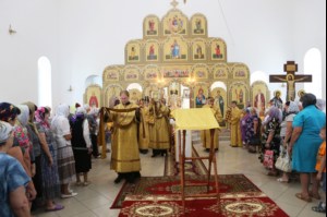 Божественная Литургия в храме святых первоверховных апостолов Петра и Павла г.Красноармейска