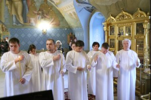 Крещальная литургия в Свято-Троицком кафедральном соборе города Саратова