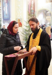 Божественная литургия в храме в честь Покрова Пресвятой Богородицы города Саратова