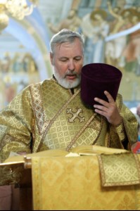 Епископ Пахомий совершил Божественную литургию в Свято-Троицком кафедральном соборе Саратова