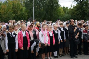 В канун празднования Собора Саратовских святых совершена панихида по убиенным в годы гонений на Воскресенском кладбище Саратова