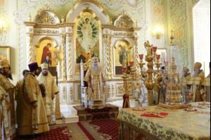 Божественная литургия и молебен у мощей святого равноапостольного князя Владимира в Покровском храме г.Саратова
