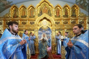 Крещальная литургия в Свято-Троицком кафедральном соборе г. Саратова