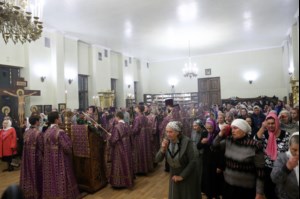 Всенощное бдение на Архиерейском подворье – храме во имя преподобного Серафима Саровского г.Саратова