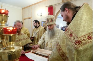 Божественная литургия в храме в честь иконы Божией Матери «Скоропослушница» г.Шиханы Вольского района