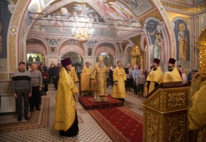 Всенощное бдение в Свято-Троицком кафедральном соборе города Саратова
