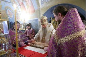 Крещальная литургия в Свято-Троицком кафедральном соборе г. Саратова