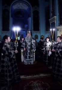 Утреня с чтением Великого канона преподобного Андрея Критского в храме в честь Сошествия Святого Духа г. Саратова