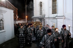 Митрополит Лонгин совершил утреню с Чином погребения
