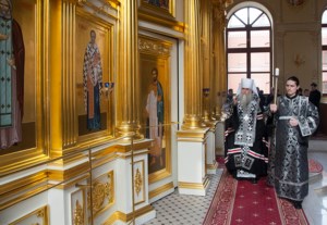 Царские часы на Архиерейском подворье — храме во имя святого апостола и евангелиста Иоанна Богослова при Саратовской православной духовной семинарии