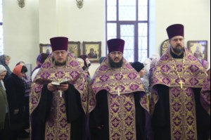 Всенощное бдение на Архиерейском подворье – храме во имя преподобного Серафима Саровского г.Саратова