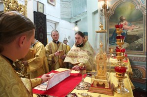 Божественная литургия в храме во имя Всех Святых, в земле Российской просиявших, г. Саратова