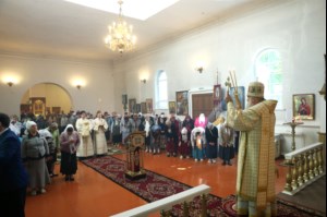 Божественная литургия в храме в честь Покрова Пресвятой Богородицы р.п. Новые Бурасы