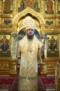Митрополит Лонгин и Епископ Пахомий совершили Божественную литургию в Троицком соборе и молебен перед главной святыней Саратовской земли — образом Спаса Нерукотворного