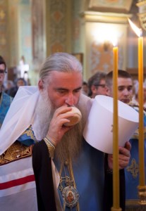 Всенощное бдение в храме в честь Покрова Пресвятой Богородицы г.Саратова
