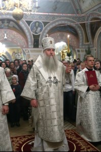 Митрополит Лонгин совершил Рождественское ночное богослужение