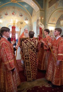 Всенощное бдение в храме в честь Покрова Пресвятой Богородицы г.Саратова