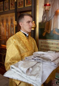 Божественная литургия на Архиерейском подворье — храме в честь иконы Божией Матери «Утоли моя печали» г.Саратова