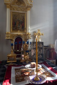 Литургия Преждеосвященных Даров, малое повечерие и утреня Великого Четвертка на Архиерейском подворье — в храме во имя святых равноапостольных Мефодия и Кирилла при СГУ